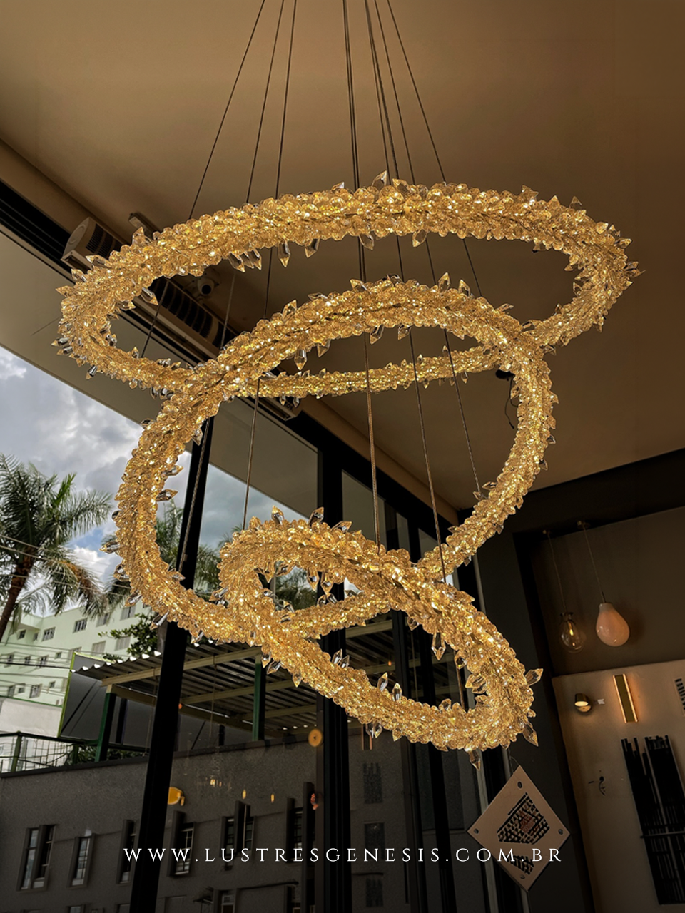 Lustre Blumenau Alum&iacute;nio Cromado e Cristais de Alto Brilho